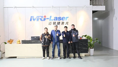 AFCサービス担当者Wierzbicki氏はMrj-Laserを訪問しました